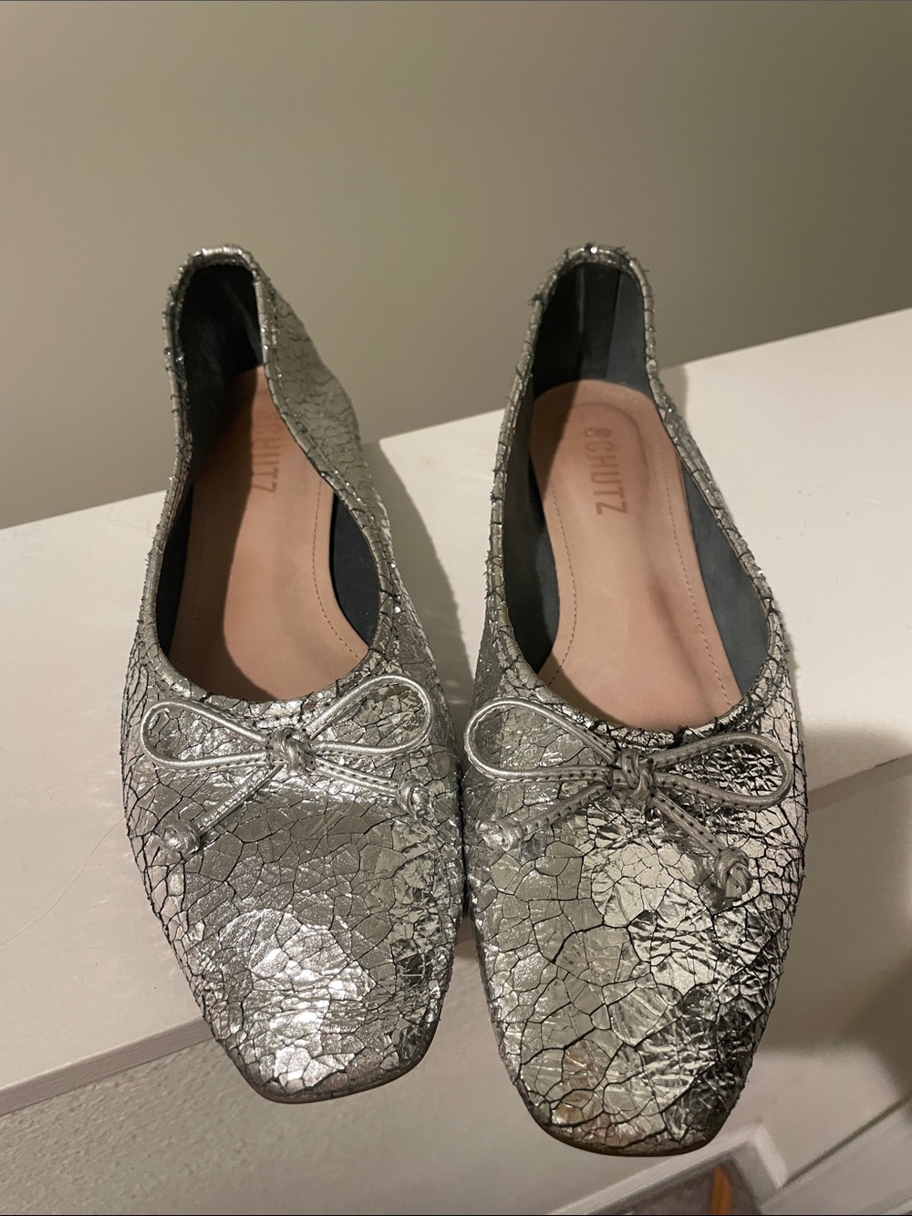 Schutz crackle silver metallic leather ballet flats Anthropologie size 7 fit 8 - Picture 2 of 6